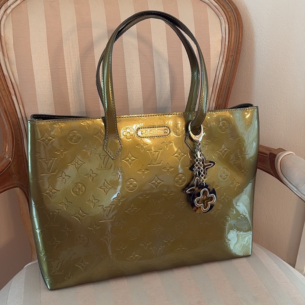 LOUIS VUITTON Authentic Wilshire MM Vert Green Gold Vernis Leather Bag France